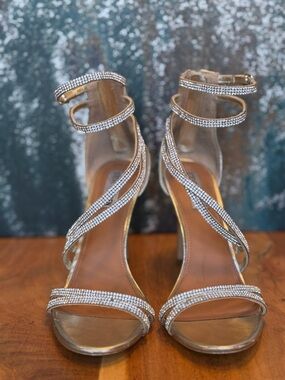 Steve Madden Glam Rhinestone Strappy Heels Gold/Silver 7.5 (GUC)
